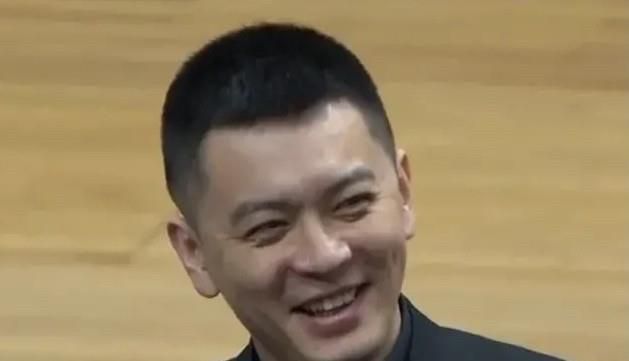 他得到了个在高端爵士俱乐部表演的机会，结果在到场之前就死了